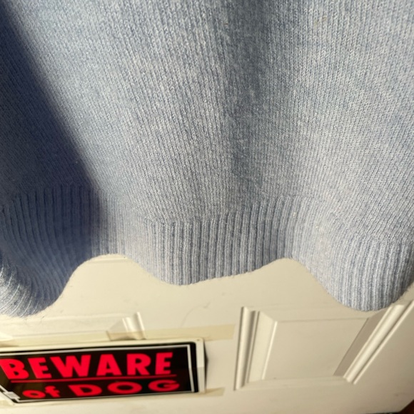 Women’s Sweater - Picture 2 of 6